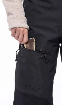 686 Ladies Geode Thermagraph Bib 2022-2023 32 686 Ladies Geode Thermagraph Bib 2022-2023 -Ski clothing for me! 686 ladies geode thermagraph bib 2022 2023 ski pro 383246396 4eccabcc d28a 4928 8bca 77249e029aca