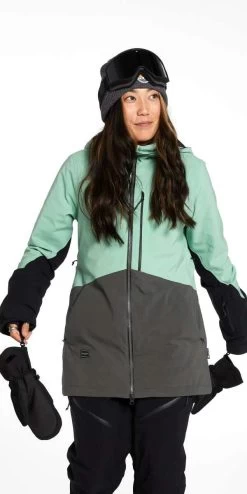 Volcom Ladies 3D Stretch GORE-TEX Jacket 2021-2022 29 Volcom Ladies 3D Stretch GORE-TEX Jacket 2021-2022 -Ski clothing for me! volcom ladies 3d stretch gore tex jacket 2021 2022 92319141
