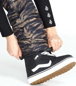 Volcom Ladies Hallen Shell Pant 2022-2023 21 Volcom Ladies Hallen Shell Pant 2022-2023 -Ski clothing for me! volcom ladies hallen shell pant 2022 2023 ski pro 614814741